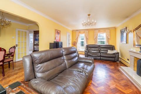 39 Banstead Road, Epsom, KT17 3HA