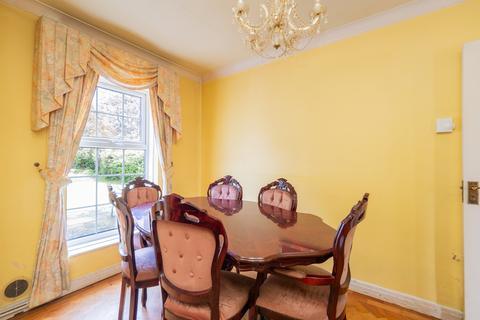 39 Banstead Road, Epsom, KT17 3HA