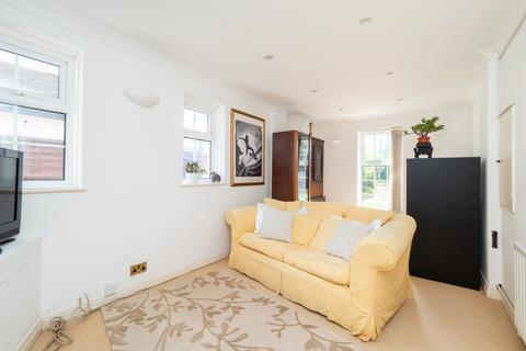 39 Banstead Road, Epsom, KT17 3HA