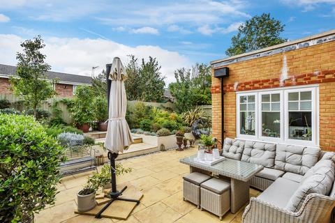 4 Fowey Place, Sutton, SM2 6FA