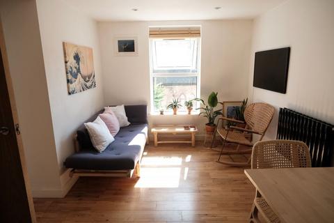 1 bedroom flat for sale, Waldegrave Road, London, SE19