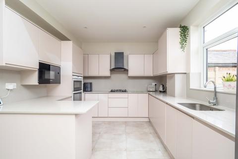 13 Hilbert Road, Sutton, SM3 9TF