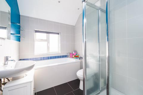 3 Bourne Way, Sutton, SM1 2EN