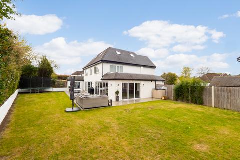 32 The Dene, Cheam, Sutton, SM2 7EG