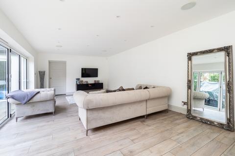 32 The Dene, Cheam, Sutton, SM2 7EG