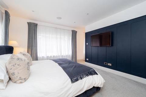 32 The Dene, Cheam, Sutton, SM2 7EG