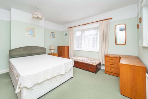 29 Rosedale Road, Epsom, KT17 2JQ