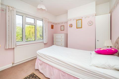 29 Rosedale Road, Epsom, KT17 2JQ