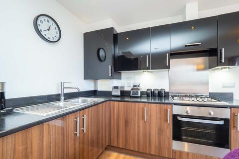 2 bedroom penthouse for sale, Yoga Way, Worcester Park KT4