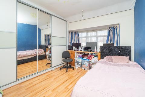46 Kew Crescent, Cheam, Sutton, SM3 9RT