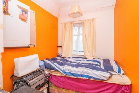 46 Kew Crescent, Cheam, Sutton, SM3 9RT