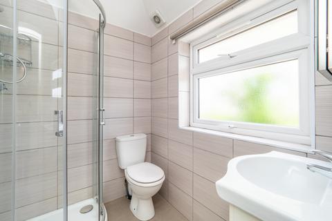 11 The Hawthorns, Epsom, KT17 2QA