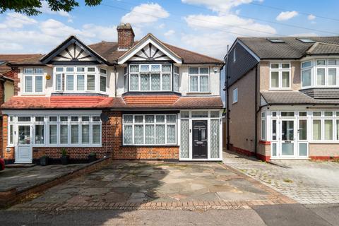 3 bedroom semi-detached house for sale, Chertsey Drive, Sutton SM3