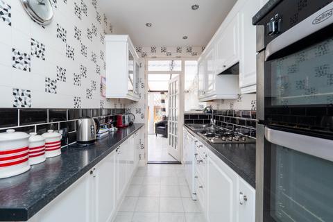 3 bedroom semi-detached house for sale, Chertsey Drive, Sutton SM3