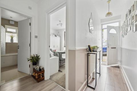34 Lewis Road, Mitcham, CR4 3DE