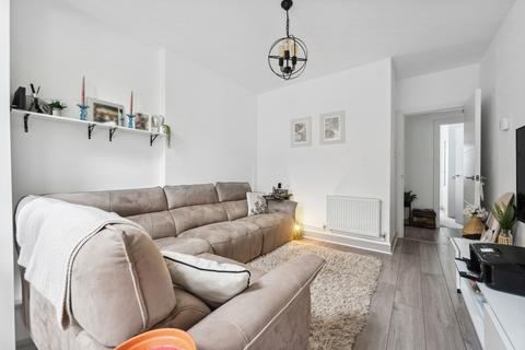34 Lewis Road, Mitcham, CR4 3DE