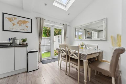 34 Lewis Road, Mitcham, CR4 3DE