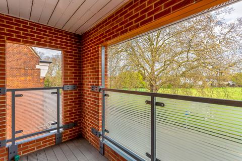 2 bedroom apartment for sale, London Road, Mitcham CR4