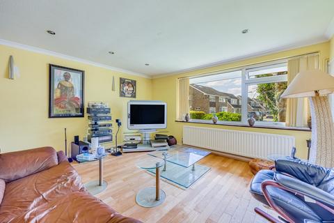 32 Crossways Road, Mitcham, CR4 1DQ