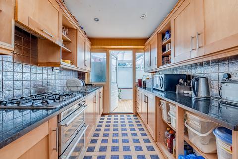 32 Crossways Road, Mitcham, CR4 1DQ