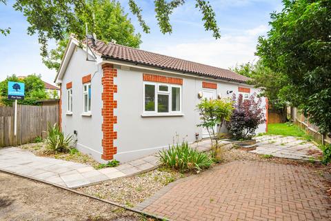 48b Pentlands Close, Mitcham, CR4 1HU