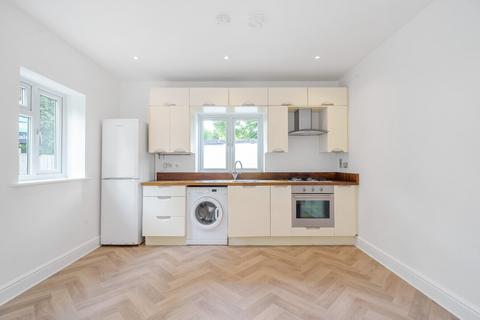 48b Pentlands Close, Mitcham, CR4 1HU
