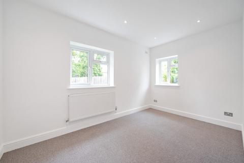 48b Pentlands Close, Mitcham, CR4 1HU