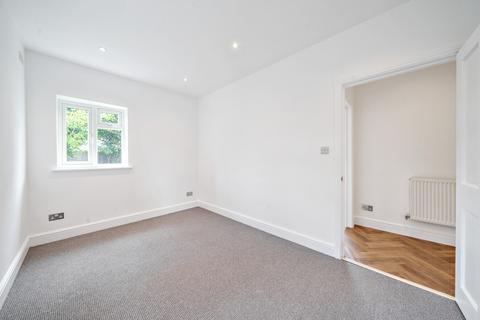 48b Pentlands Close, Mitcham, CR4 1HU