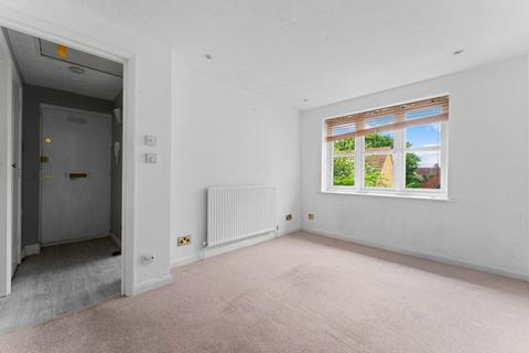 1 bedroom apartment for sale, Lavender Avenue, Mitcham CR4