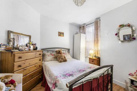 2 Sirdar Road, Mitcham, CR4 2BX