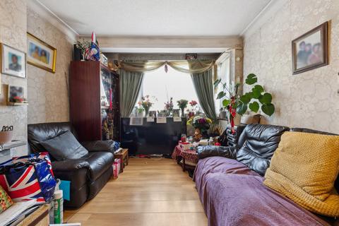 7 Heatherdene Close, Mitcham, CR4 4EU