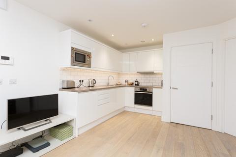 Cricket Green, Mitcham CR4