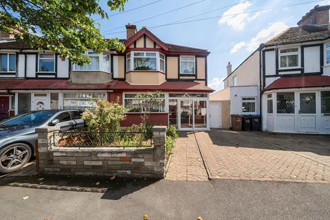 62 Almond Way, Mitcham, CR4 1LN