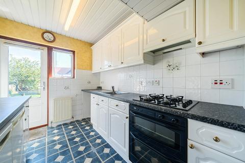 62 Almond Way, Mitcham, CR4 1LN