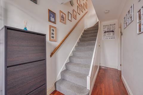 8 Stuart Place, Mitcham, CR4 3JF