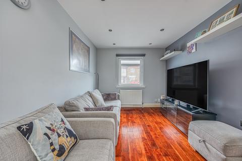 8 Stuart Place, Mitcham, CR4 3JF