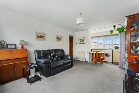 73 Lindsey Close, Mitcham, CR4 1XR