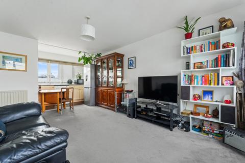 73 Lindsey Close, Mitcham, CR4 1XR