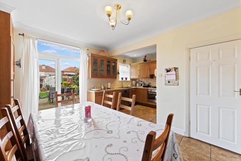 165 Manor Road, Mitcham, CR4 1JT