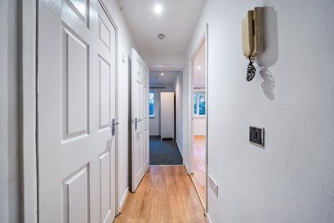 228 Heathfield Drive, Mitcham, CR4 3RH
