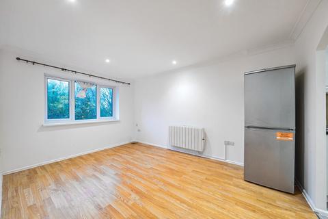 228 Heathfield Drive, Mitcham, CR4 3RH