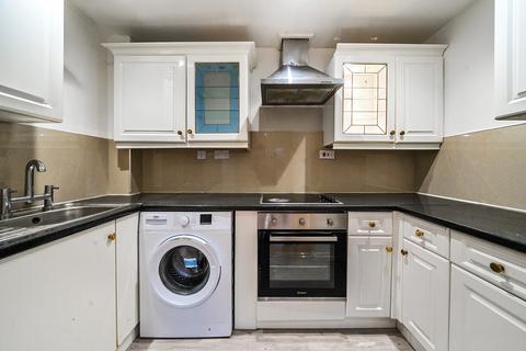 228 Heathfield Drive, Mitcham, CR4 3RH