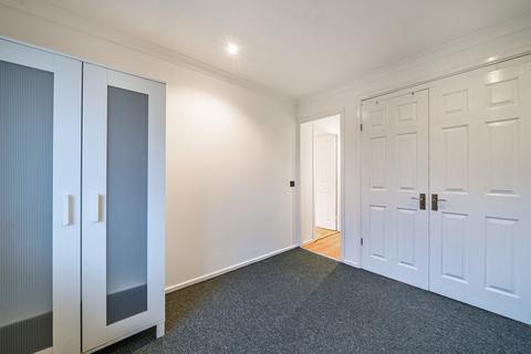228 Heathfield Drive, Mitcham, CR4 3RH