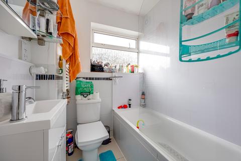 106 Grove Road, Mitcham, CR4 1SB