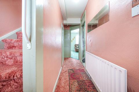 2 bedroom apartment for sale, Armfield Crescent, Mitcham CR4