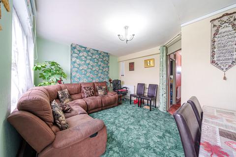 2 bedroom apartment for sale, Armfield Crescent, Mitcham CR4