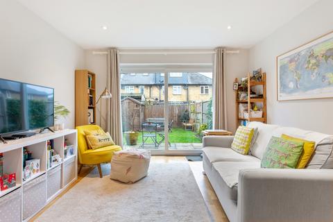 154b Abbotsbury Road, Morden, SM4 5JX