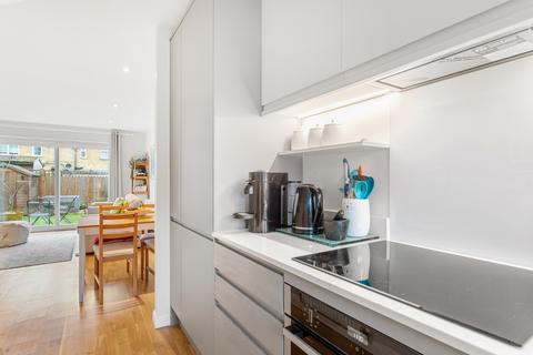 154b Abbotsbury Road, Morden, SM4 5JX