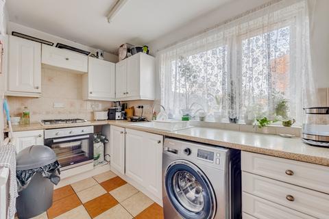 65 Sheldrick Close, London, SW19 2UQ