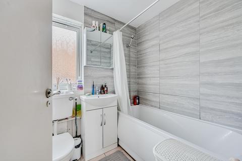 65 Sheldrick Close, London, SW19 2UQ